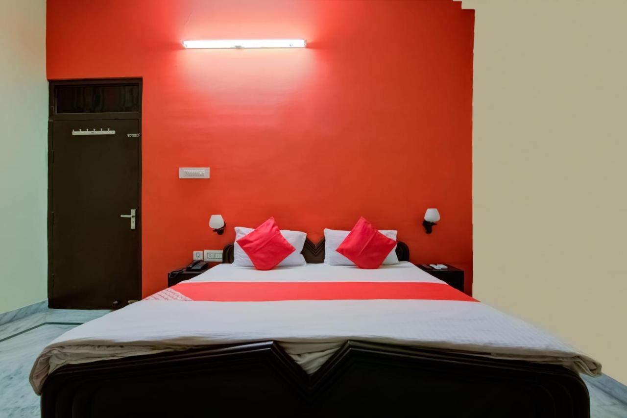 Oyo Hotel Malhotra Джапур Экстерьер фото