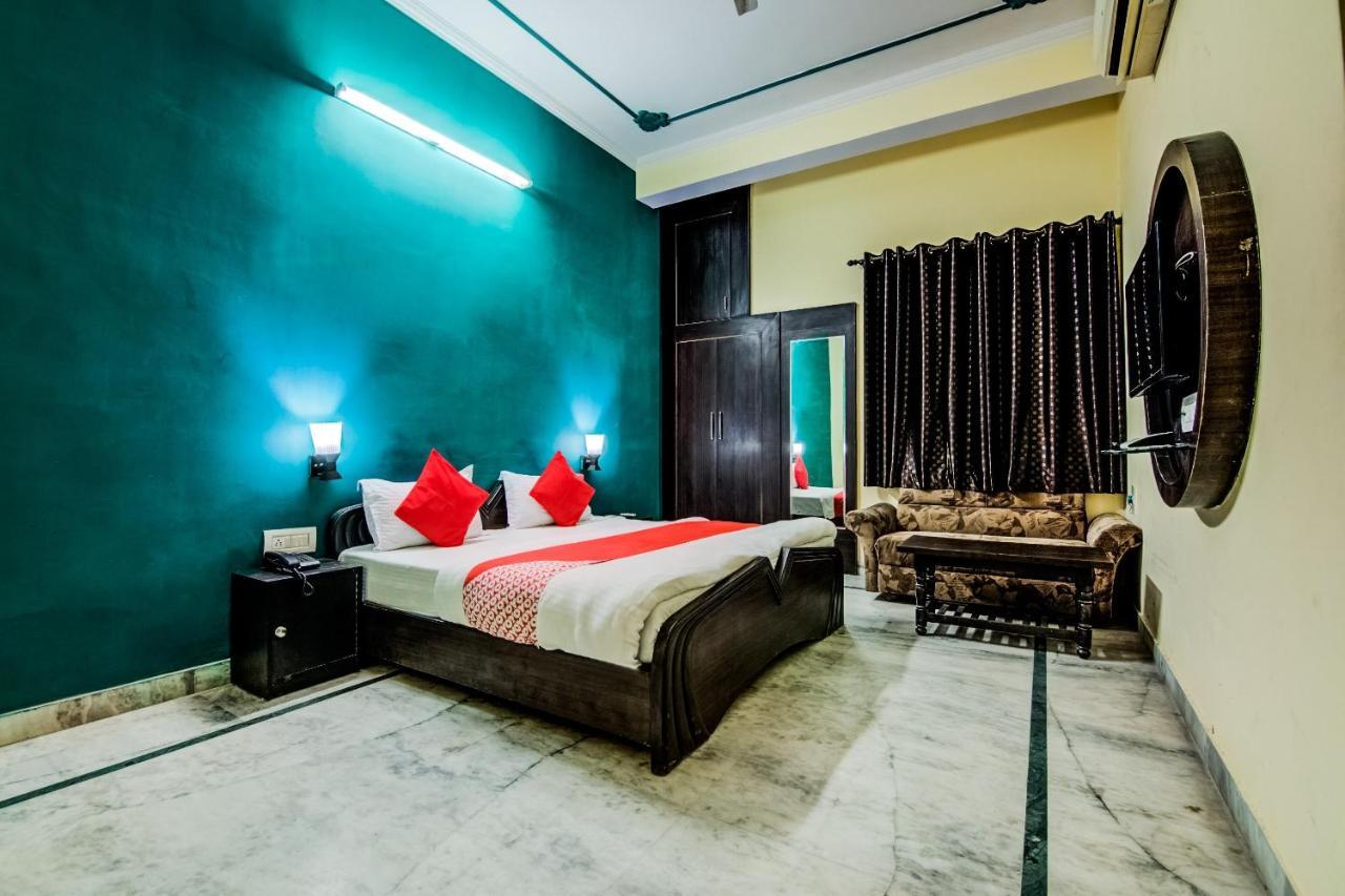 Oyo Hotel Malhotra Джапур Экстерьер фото