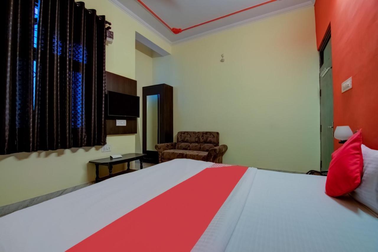 Oyo Hotel Malhotra Джапур Экстерьер фото