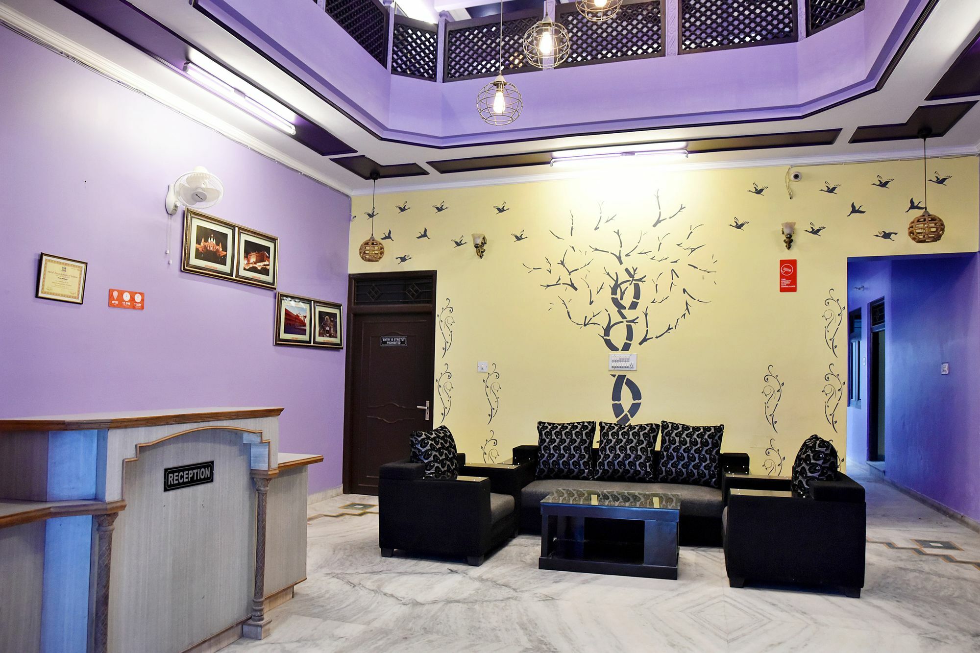 Oyo Hotel Malhotra Джапур Экстерьер фото